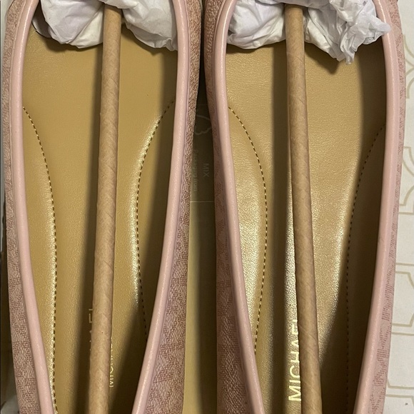 Micheal Kors ballet slippers - Picture 2 of 4